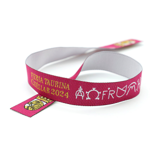 Pulsera tejida